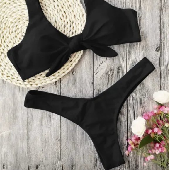 Scrunch Butt Knotted Thong Bikini - Black - Picture 3 of 8